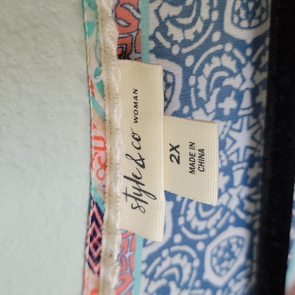 Style & Co plus floral cold shoulder sheer blouse 2X - Picture 4 of 8